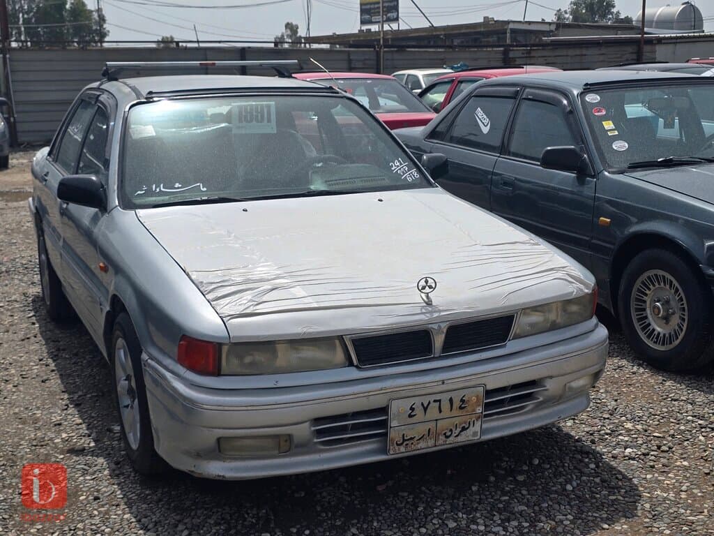 Mazda 626 Base 2