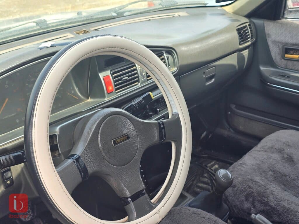 Mazda 626 Base 8