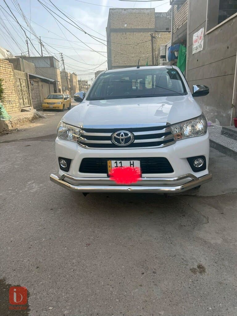 Toyota Hilux 2