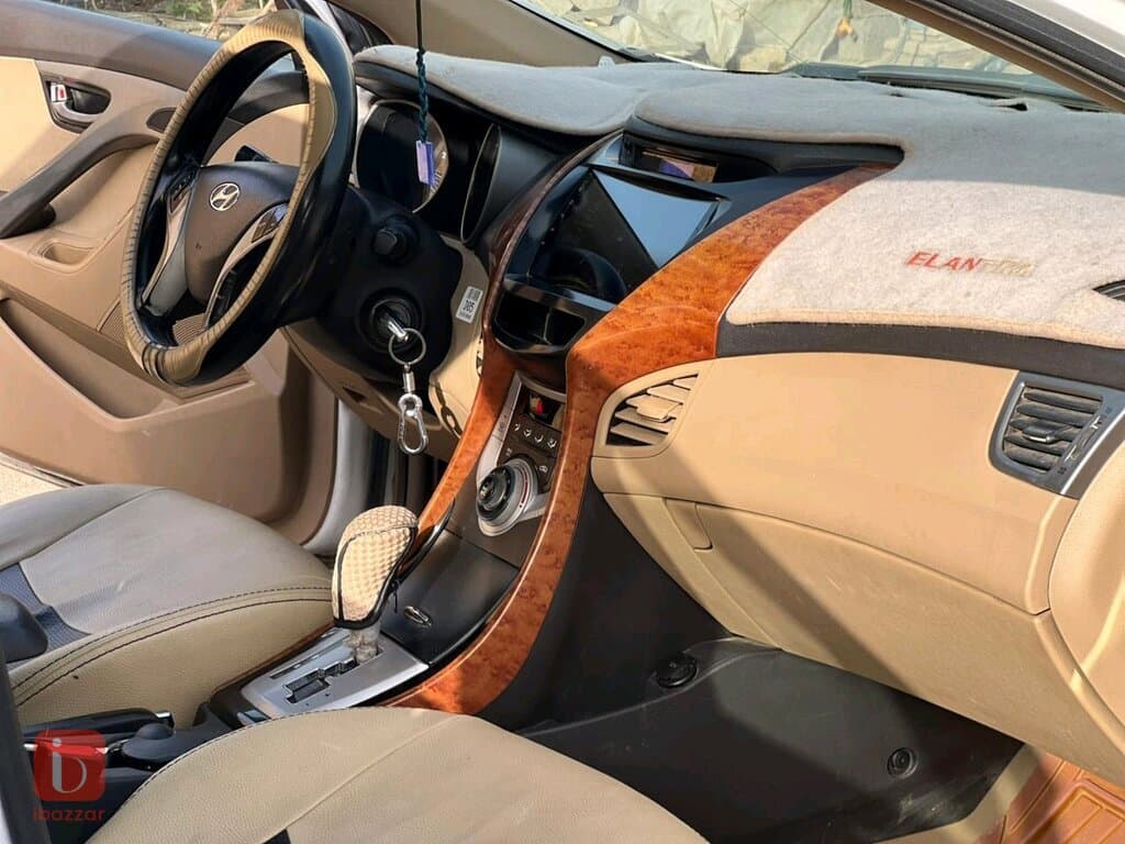 Hyundai Elantra GLS 10