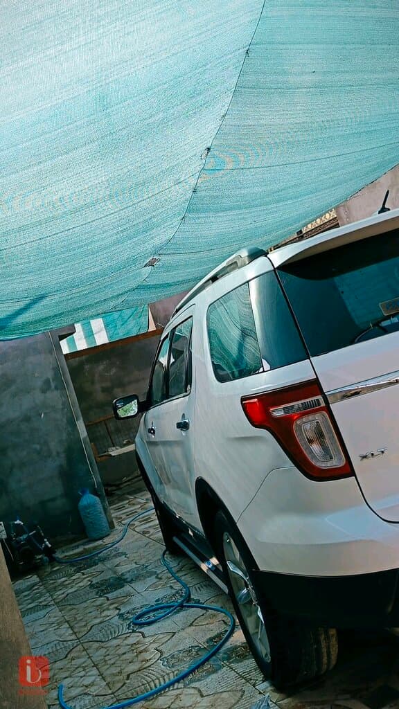 Ford Explorer XLT 7