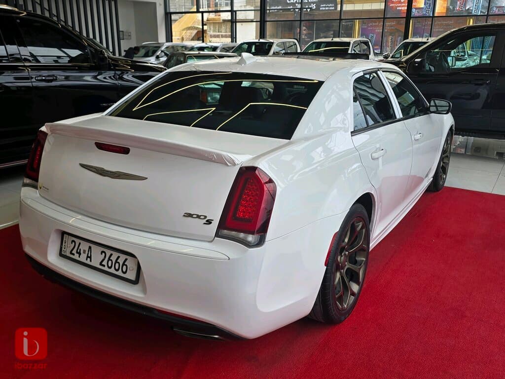 Chrysler 300 5
