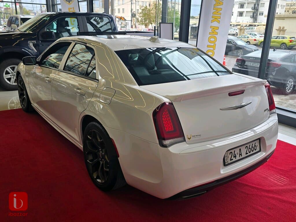 Chrysler 300 6