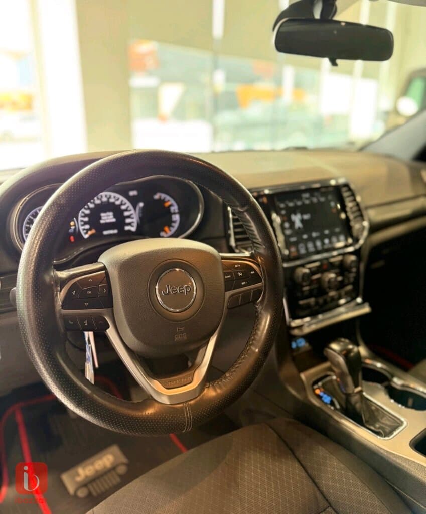 Jeep Grand Cherokee Laredo 7