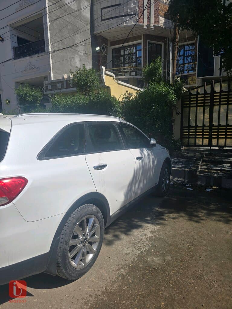 KIA Sorento EX 4