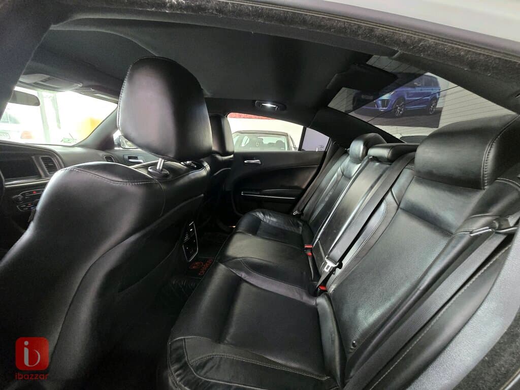 Dodge Charger SXT Plus 7