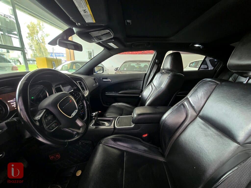 Dodge Charger SXT Plus 9
