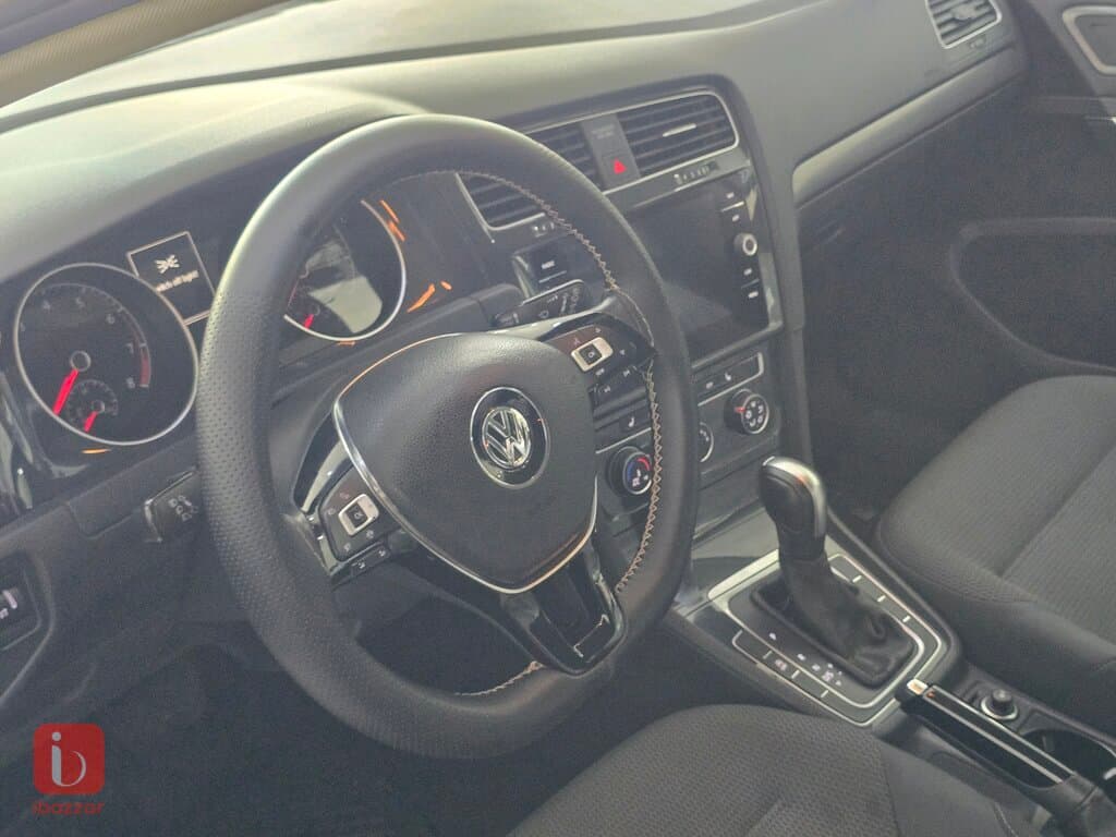 Volkswagen Golf 10