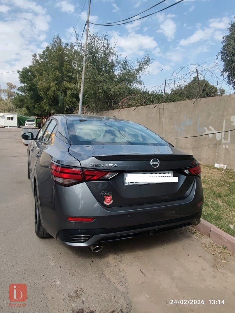 Nissan Sentra SR 2