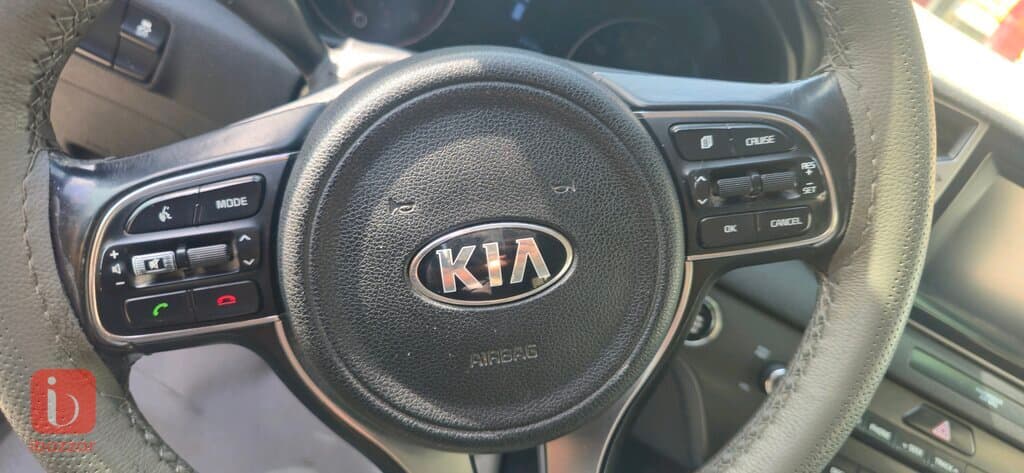 KIA Sportage EX 9