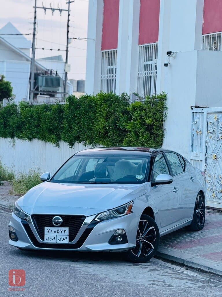 Nissan Altima S 4