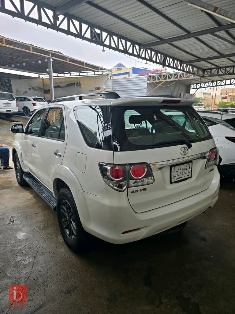 Toyota Fortuner SR5 5