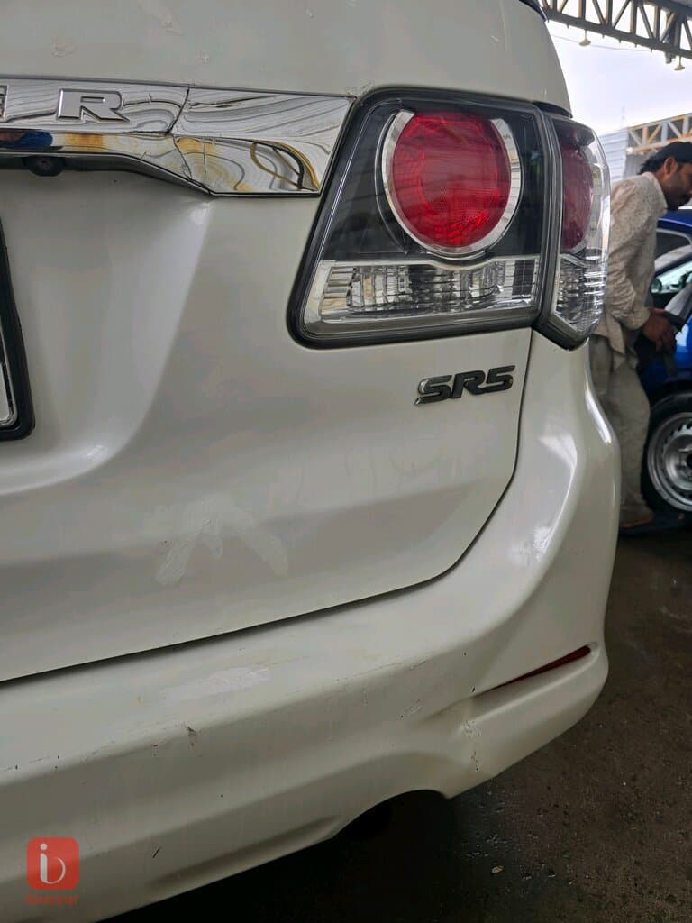 Toyota Fortuner SR5 8