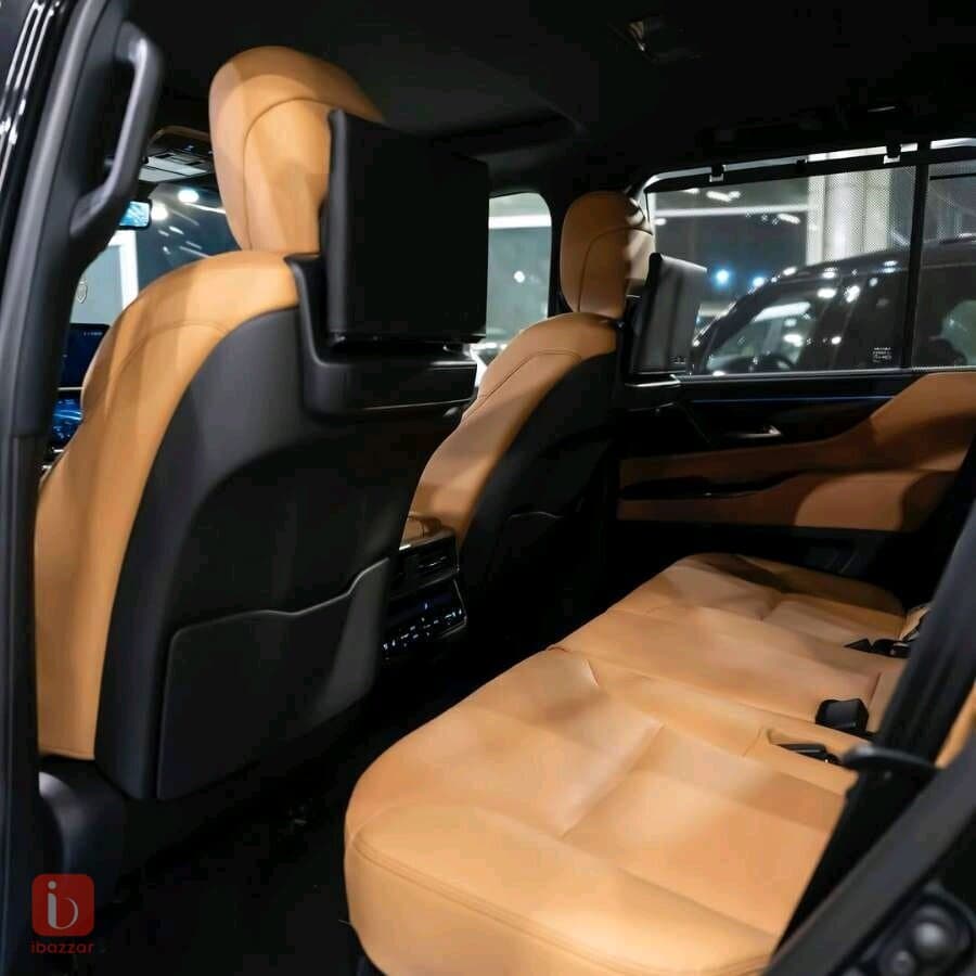 Lexus LX600 6