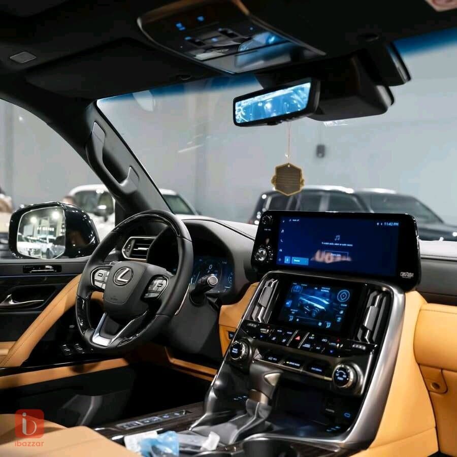 Lexus LX600 10