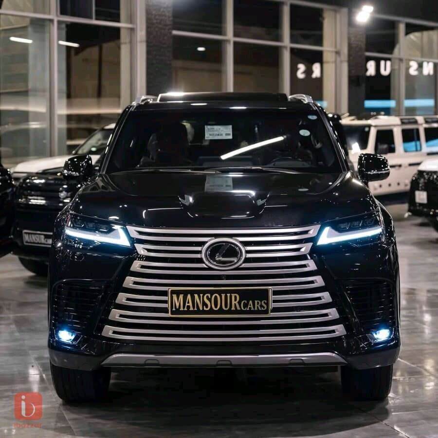 Lexus LX600 2