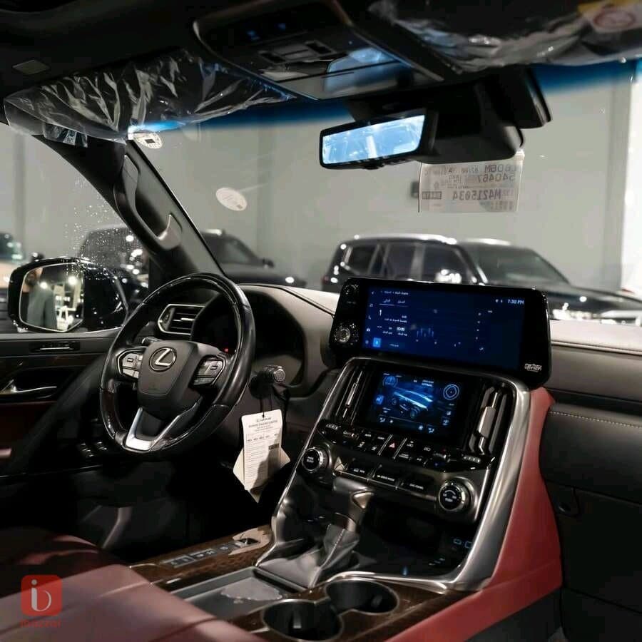 Lexus LX600 8