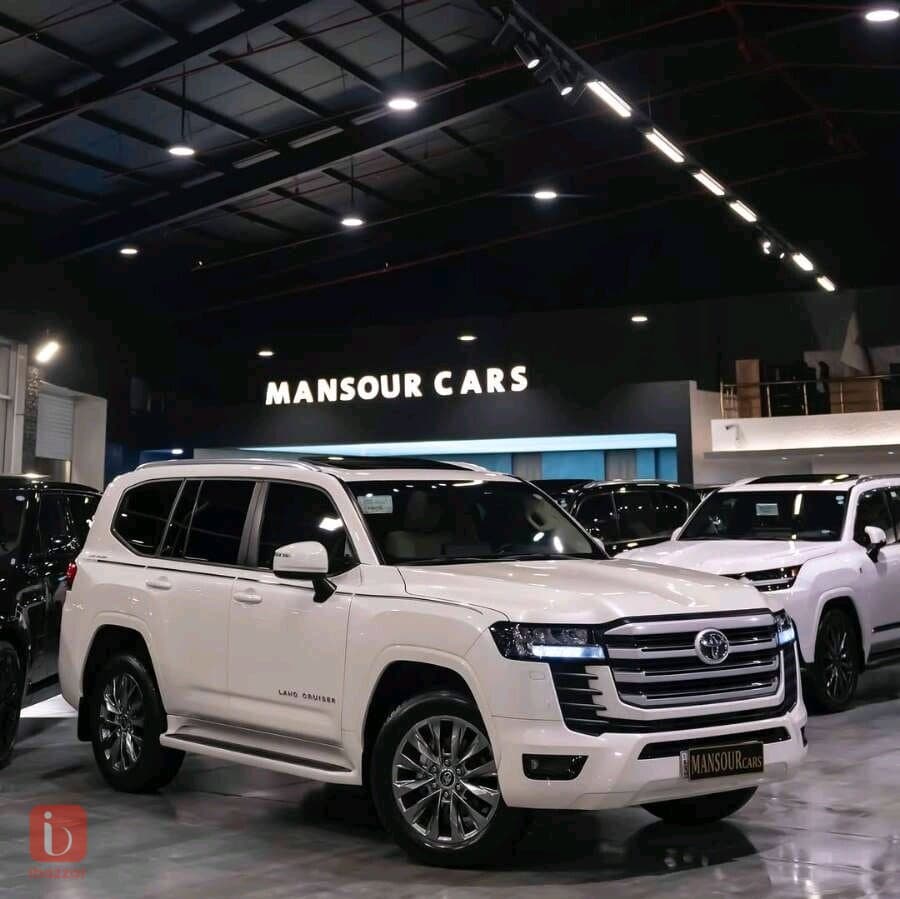 Toyota Land Cruiser GXR 1