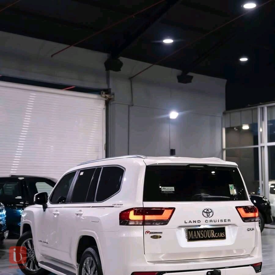 Toyota Land Cruiser GXR 6