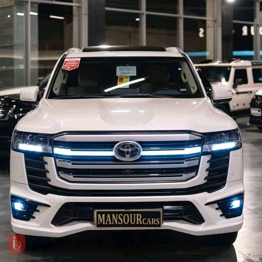 Toyota Land Cruiser GXR Limited 3