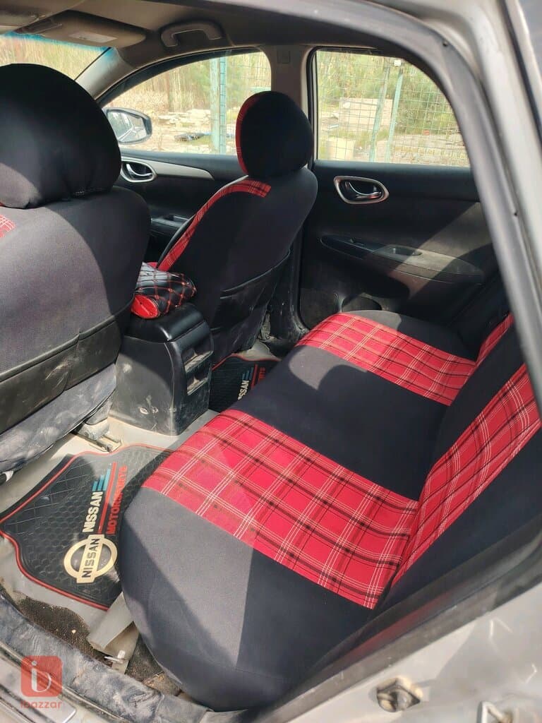 Nissan Sentra SR 4