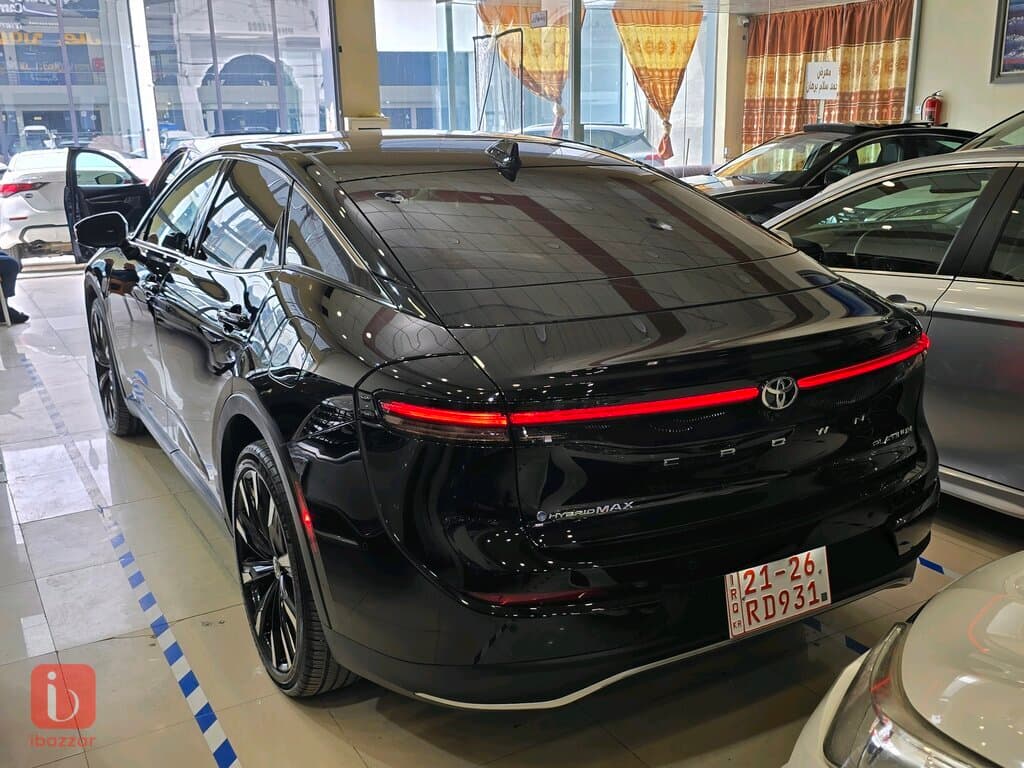 Toyota Crown Platinum 4