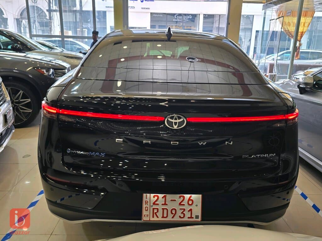 Toyota Crown Platinum 5