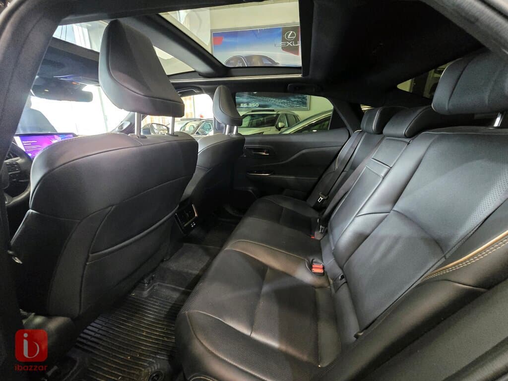 Toyota Crown Platinum 7