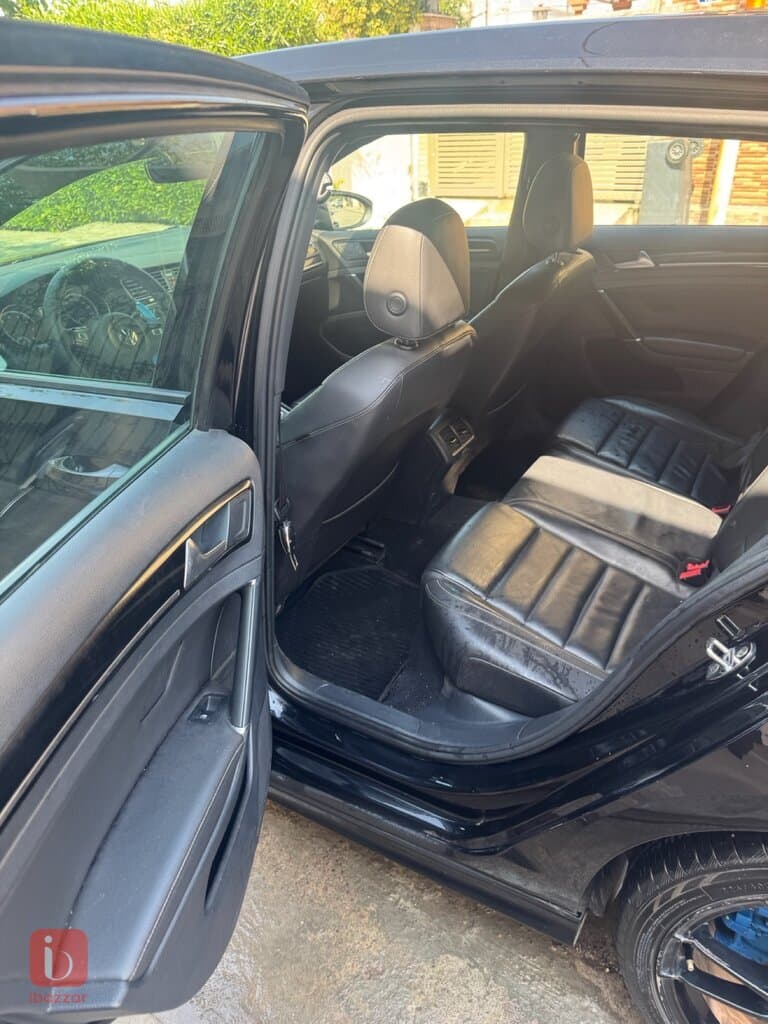 Volkswagen Golf R32 5