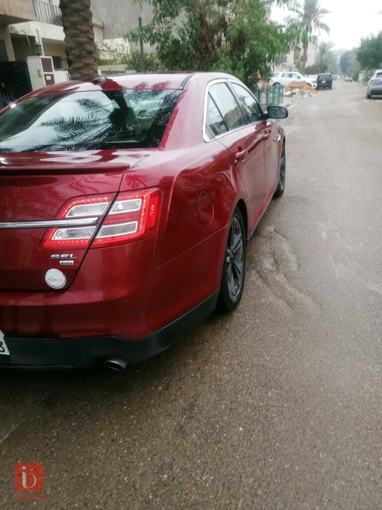 Ford Taurus SEL 2