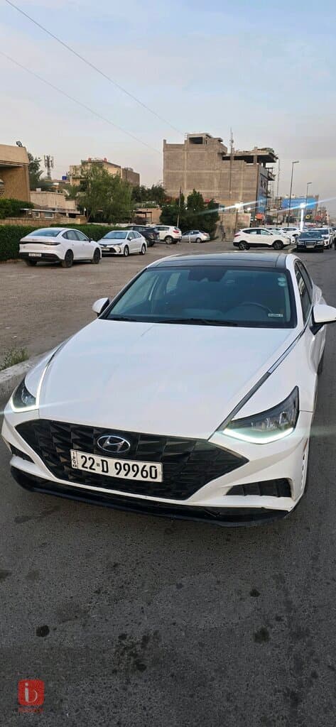 Hyundai Sonata 1