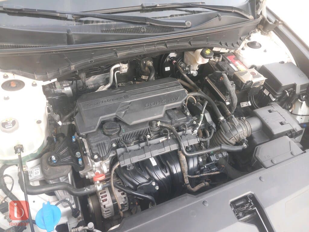 Hyundai Tucson SE 2