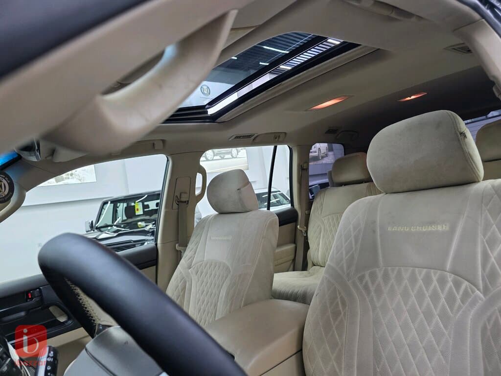 Toyota Land Cruiser GX 12