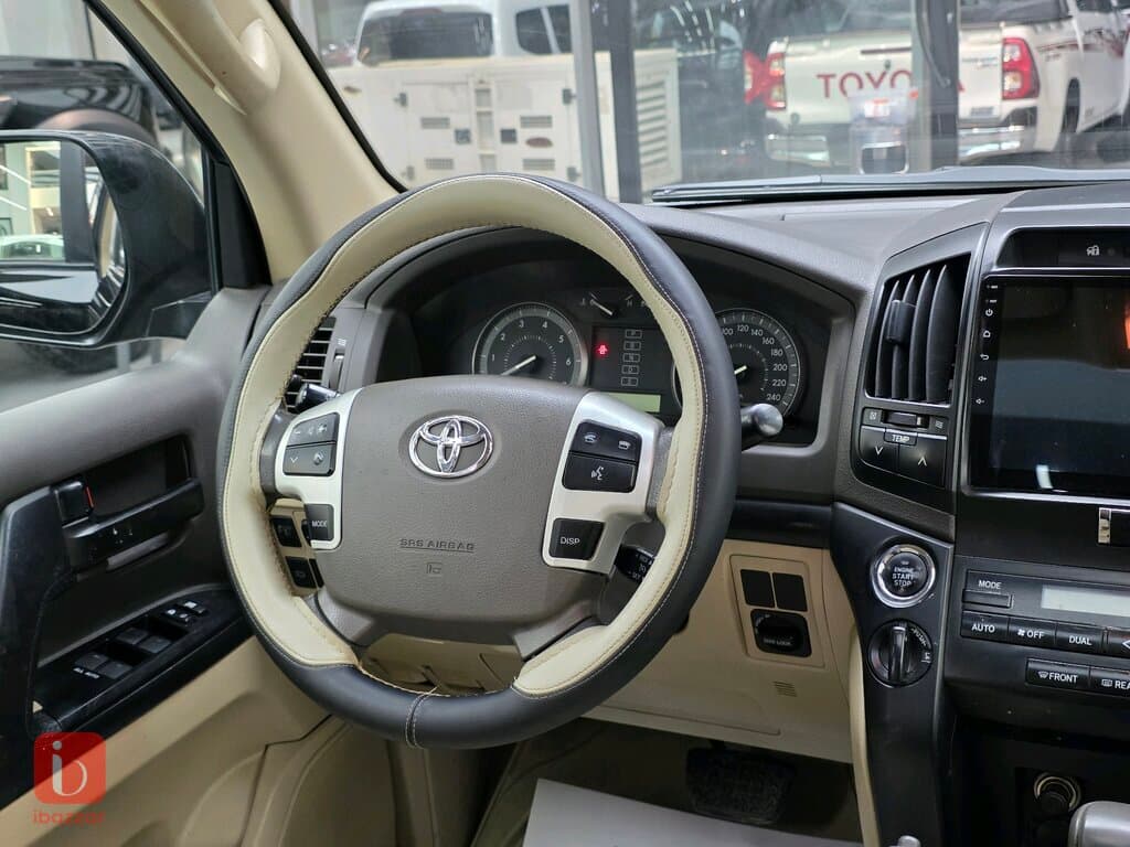 Toyota Land Cruiser GX 17