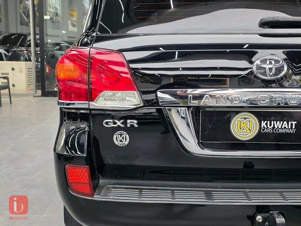 Toyota Land Cruiser GX 7