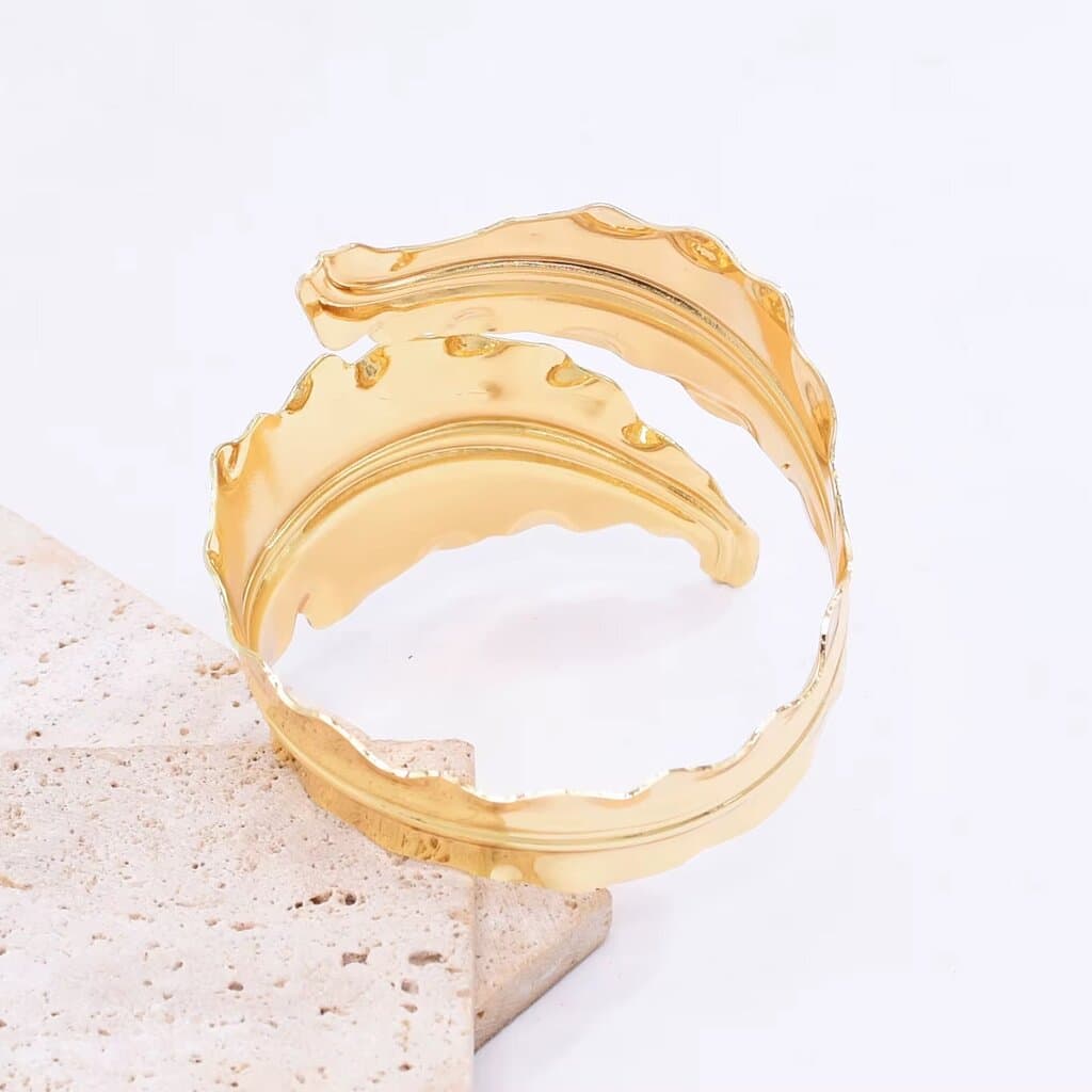 Women's Metal Bracelet - Gold 4