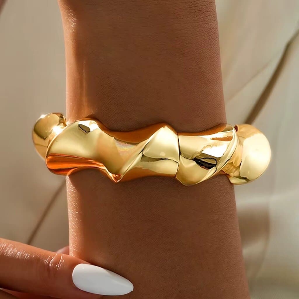 Women's Metal Bracelet - Gold 2