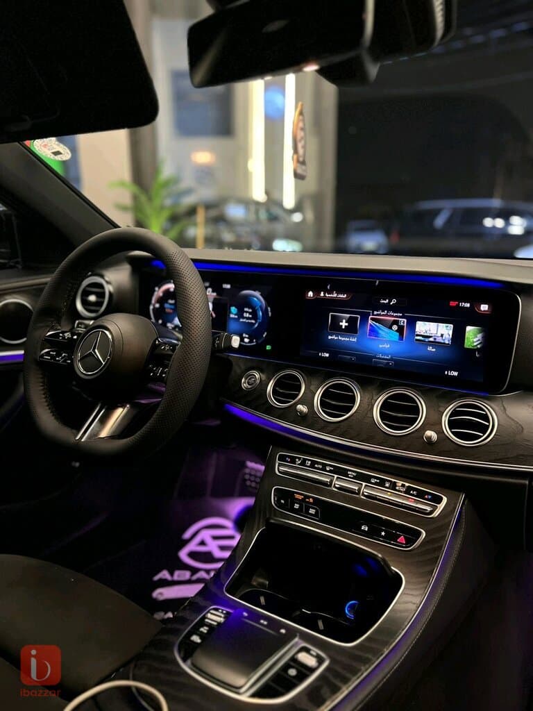 Mercedes-Benz E-Class E 300 10