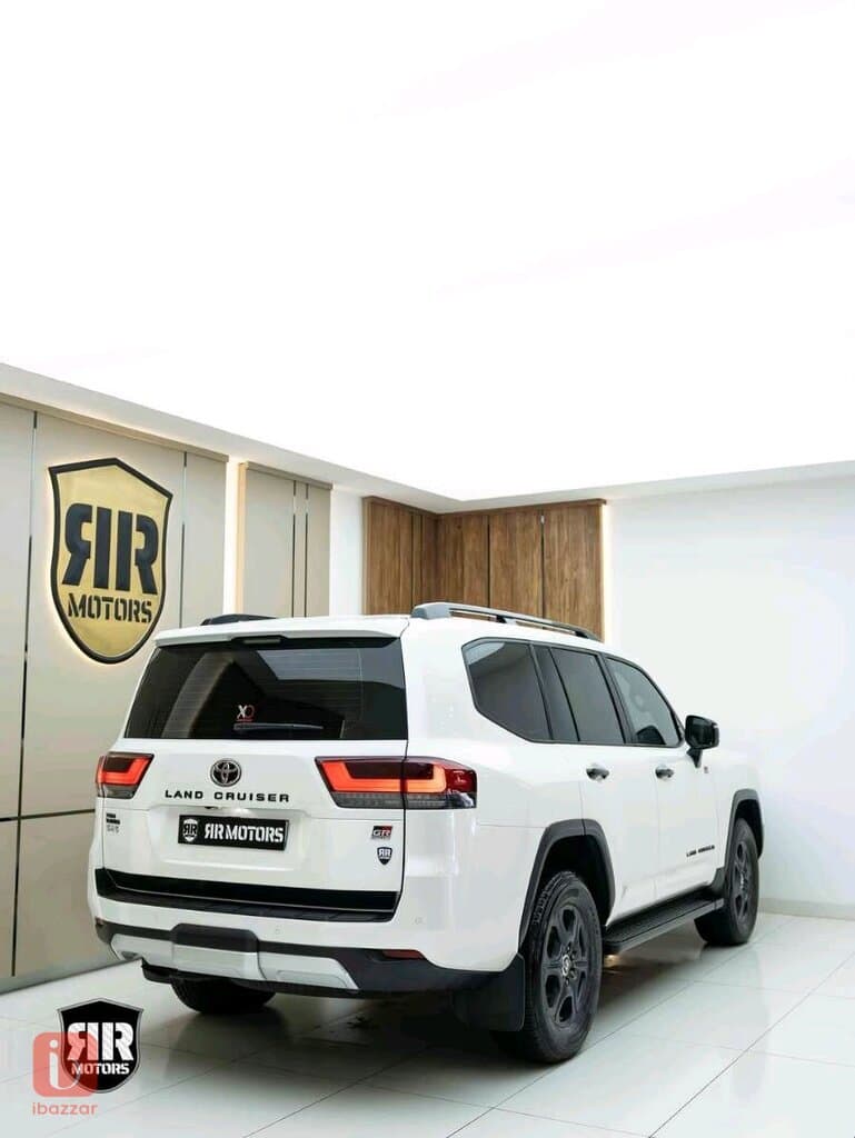 Toyota Land Cruiser GR 2