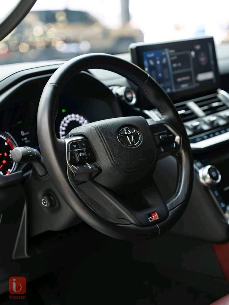 Toyota Land Cruiser GR 6