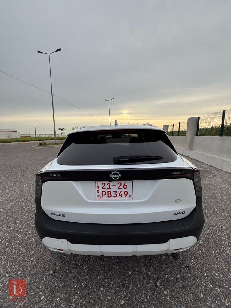 Nissan Kicks SV 13