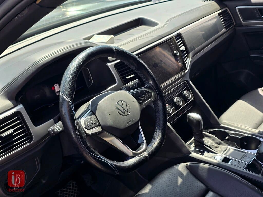 Volkswagen Atlas SEL 8