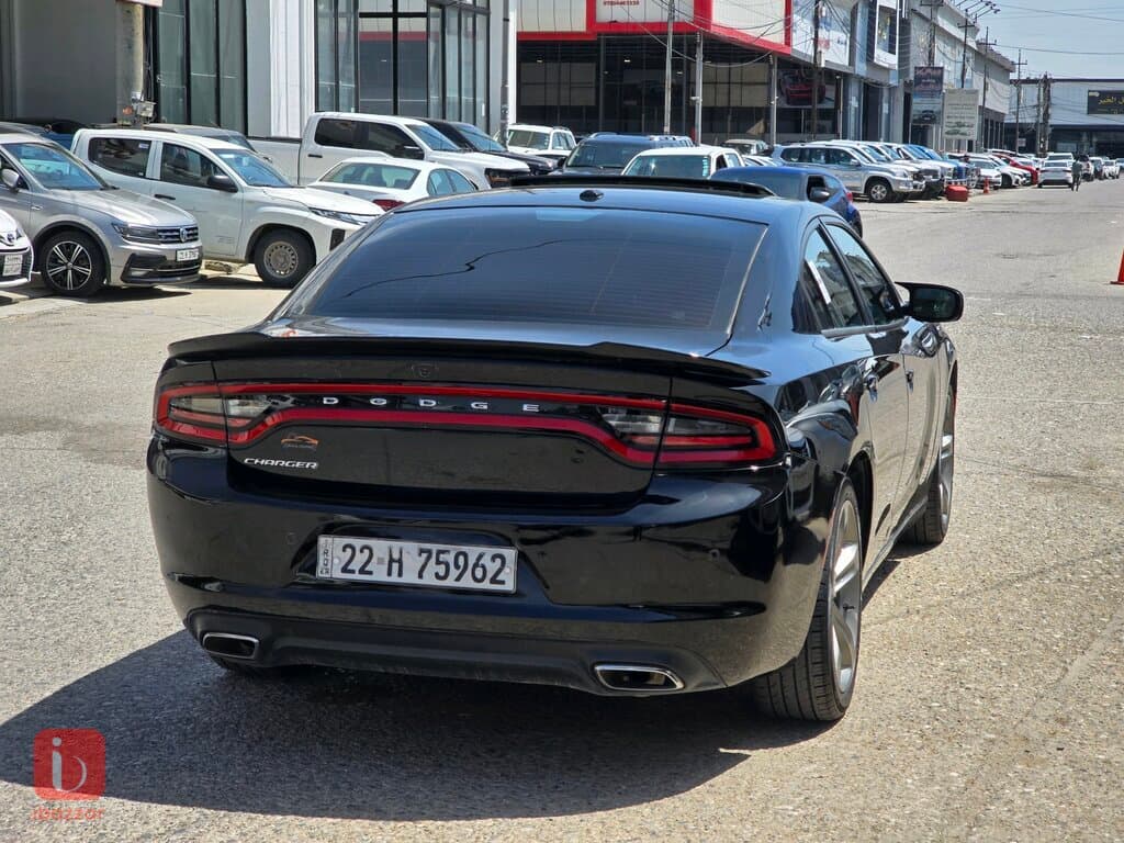 Dodge Charger SXT 5