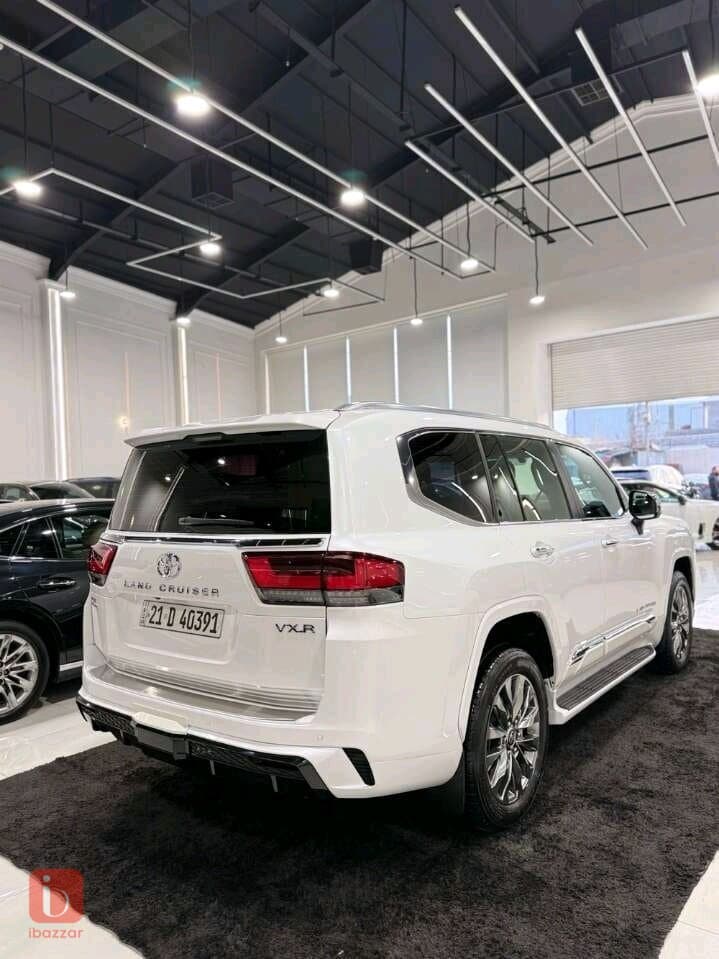 Toyota Land Cruiser VXR Twin Turbo 6