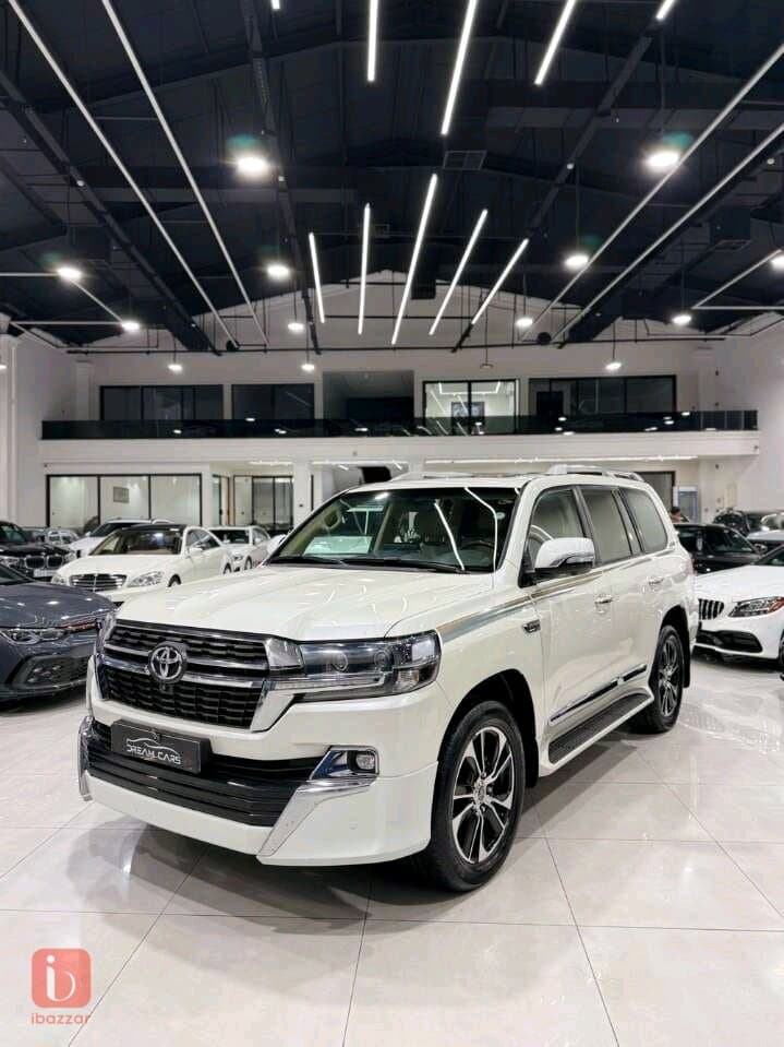 Toyota Land Cruiser GXR 3