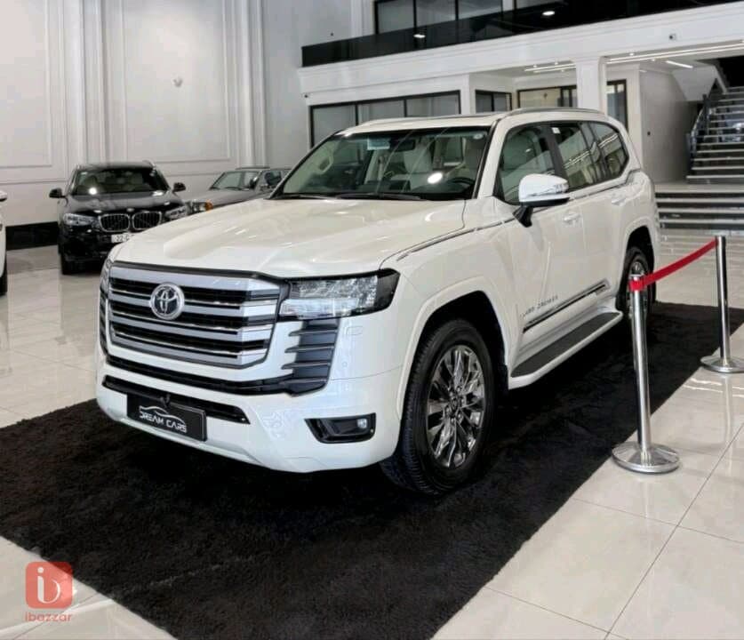 Toyota Land Cruiser GXR 2