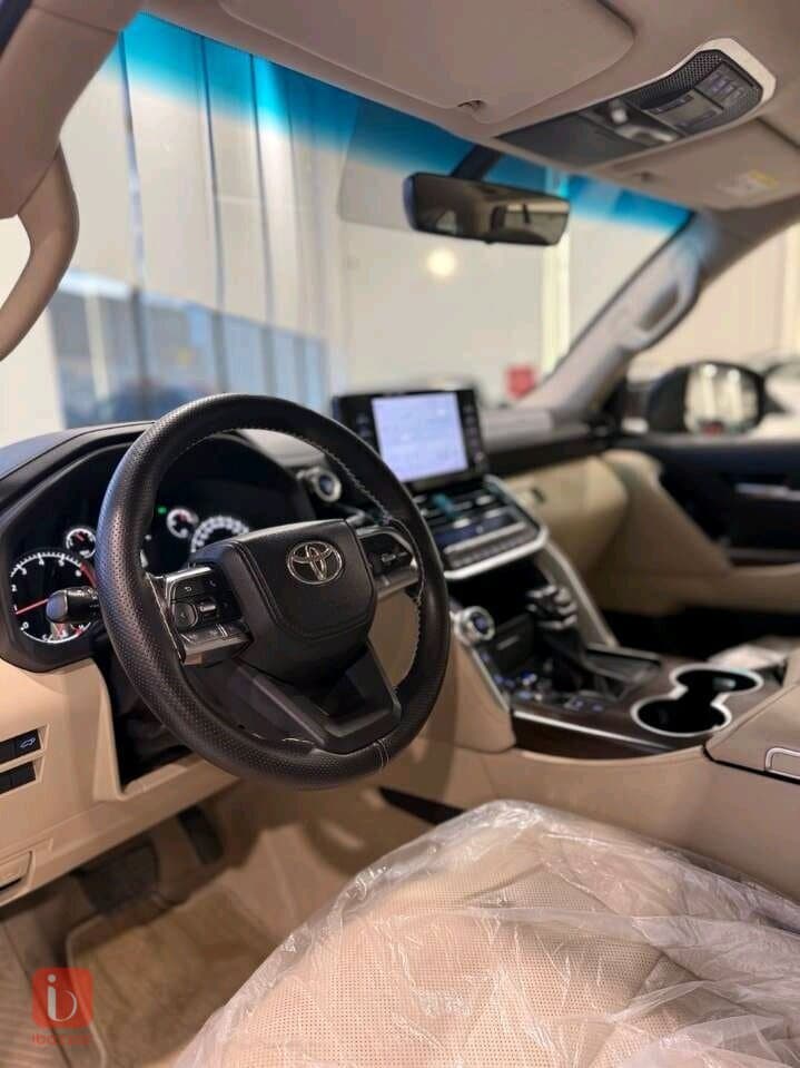 Toyota Land Cruiser GXR 7