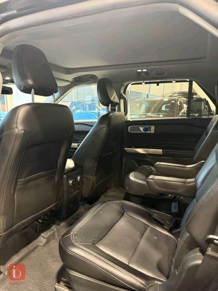 Ford Explorer Limited 8