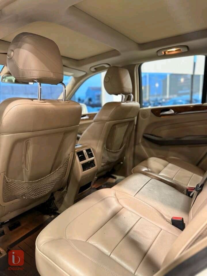 Mercedes-Benz S-Class 7