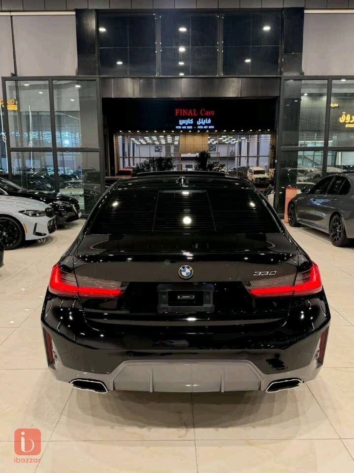 BMW 3-Series 330i 4